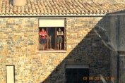 Chicas en el balcón, La Demba